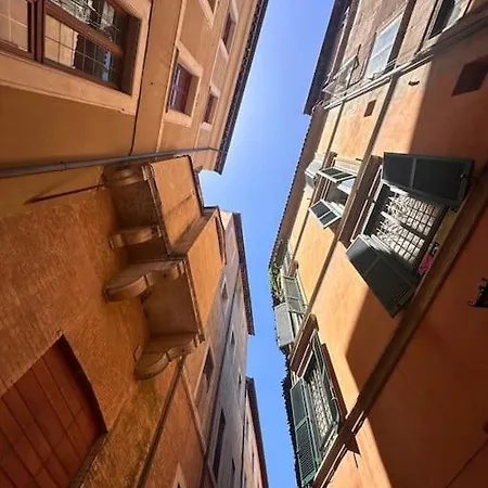 Cozy Apartment At The Heart Of The Eternal City-3